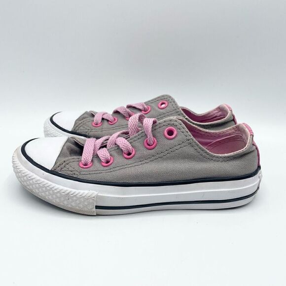 Converse Chuck Taylor All Stars - size 11 - Picture 4 of 8